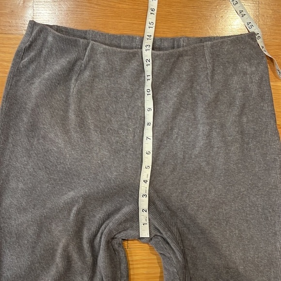 L.L.Bean women’s gray pull on corduroy pants size large . - Picture 4 of 10